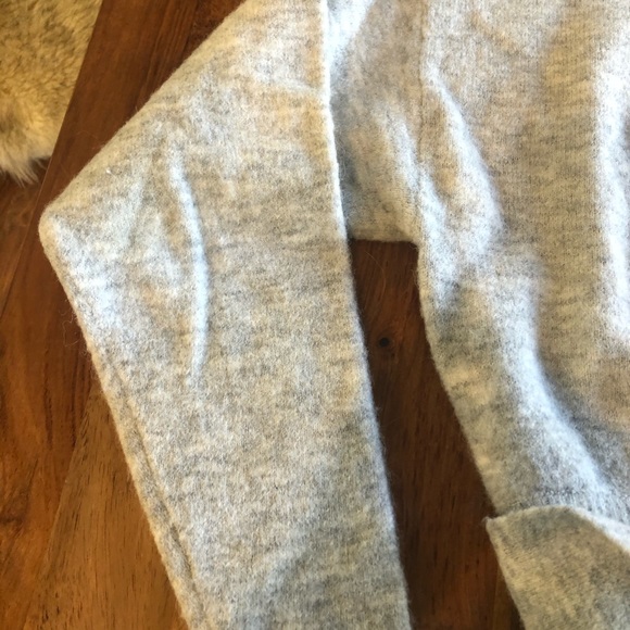 COPY - Aritzia Wilfred Cropped Sweater - Picture 5 of 10